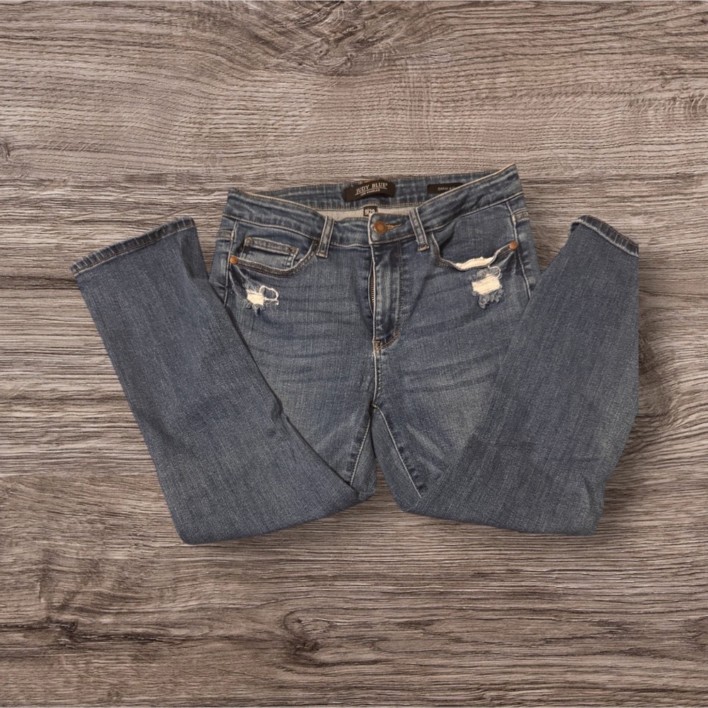 Judy Blue Capri Fit Distressed Jeans – Size 9/29 - EUC